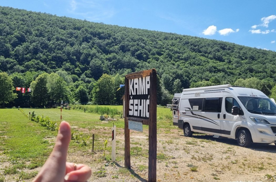 Drveni znak Kamp Šehić